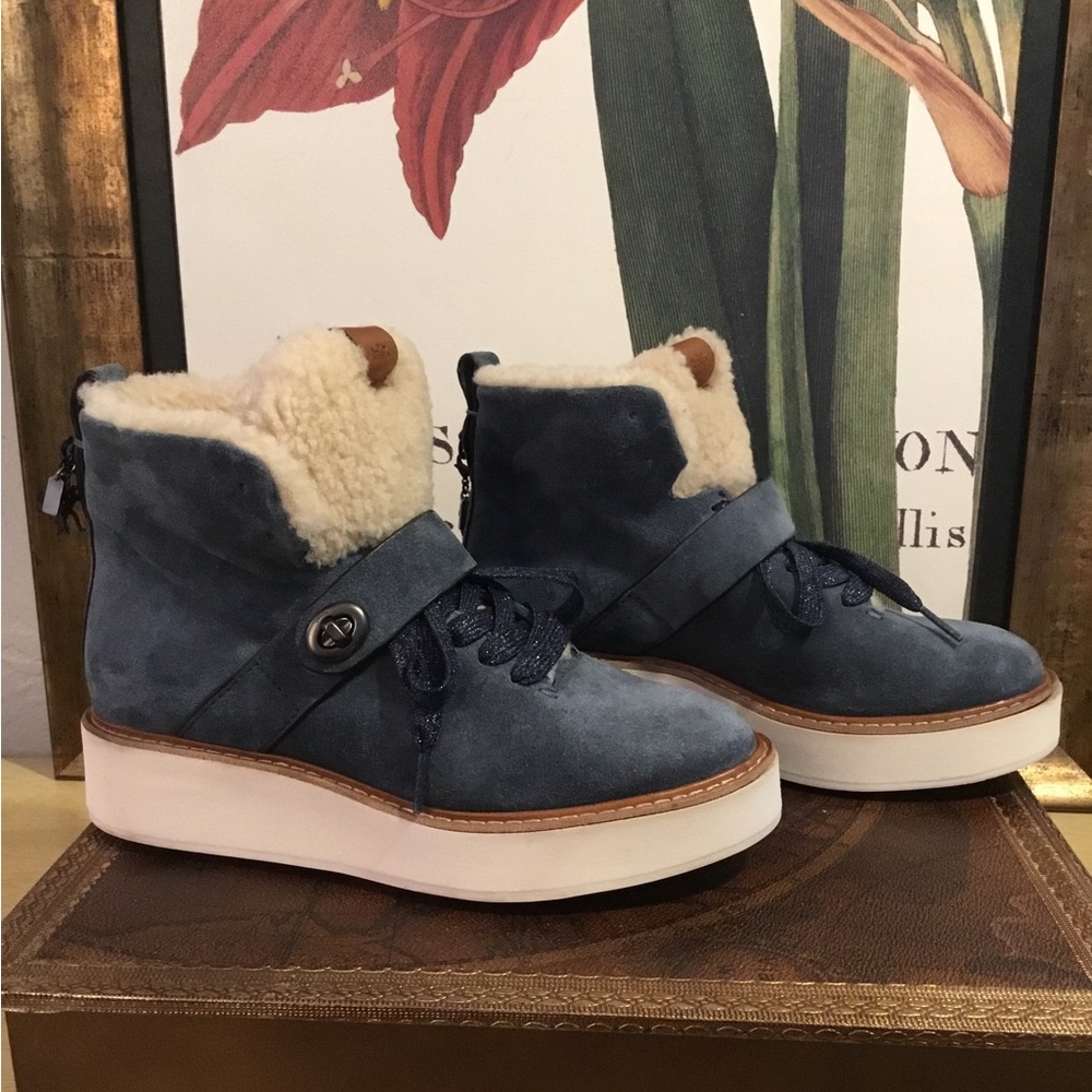 COACH URBAN HIKER ANKLE BOOT - Picture 2 of 9